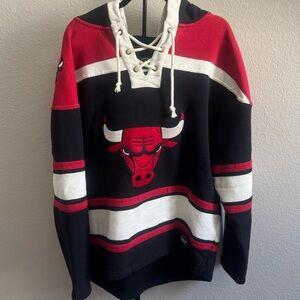 '47 Brand Chicago Bulls Lace-Up Hoodie